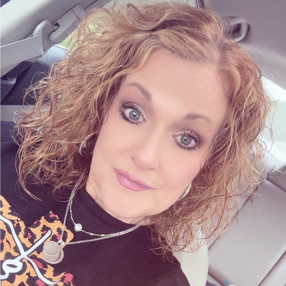 Meet your Posher, Amy - Picture 1 of 1